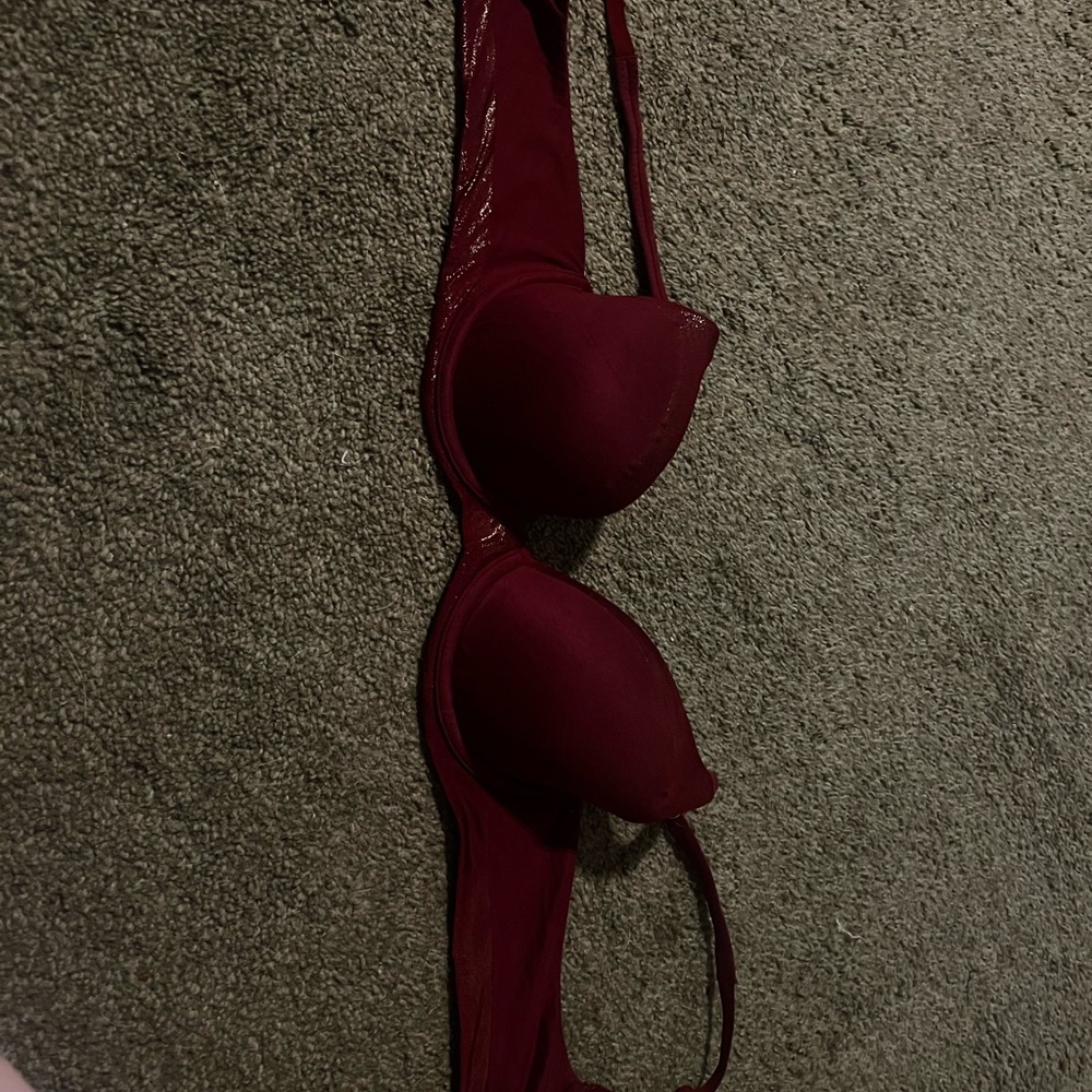 Body by Victoria’s Secret lightly lined bra 34b